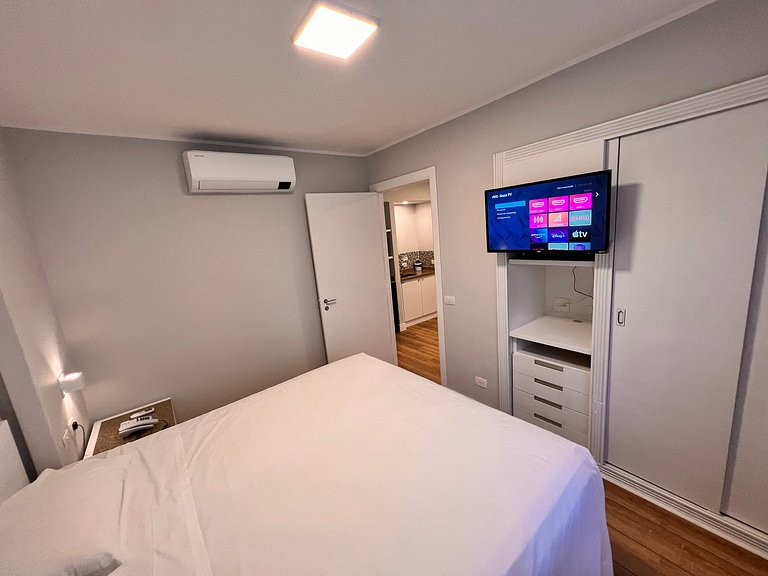 Flat in Downtown / Batel / Street 24 horas - 240