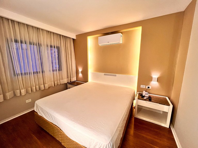 Flat/ Downtown/ 24 Hours Street