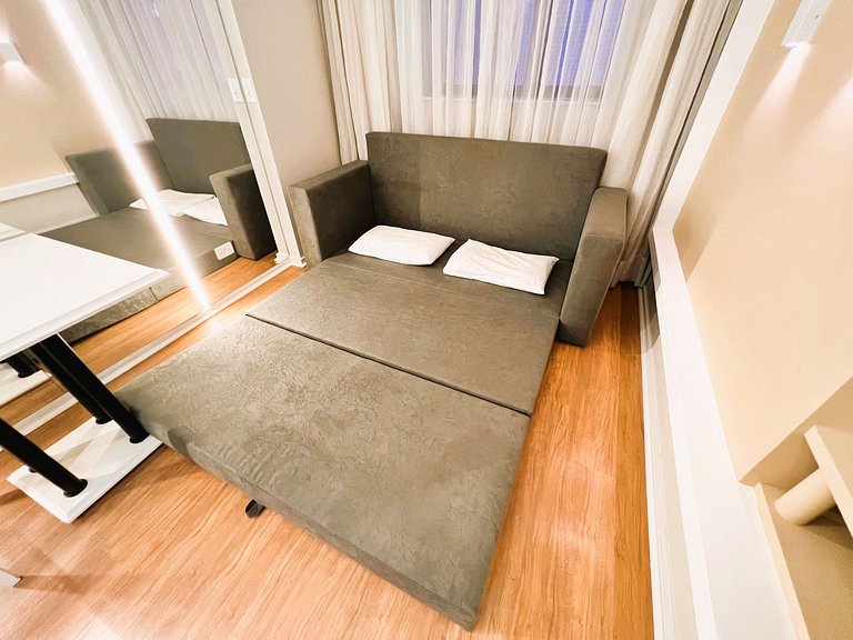 Flat/ Downtown/ 24 Hours Street