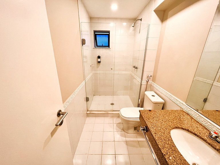 Flat/ Downtown/ 24 Hours Street