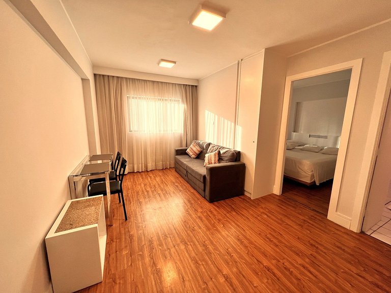 Flat Centro / Batel / Rua 24 horas - 1040