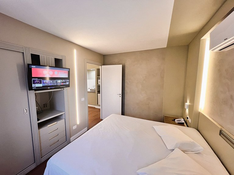 Fantastic Flat/ Downtown/ 24 Hours Street