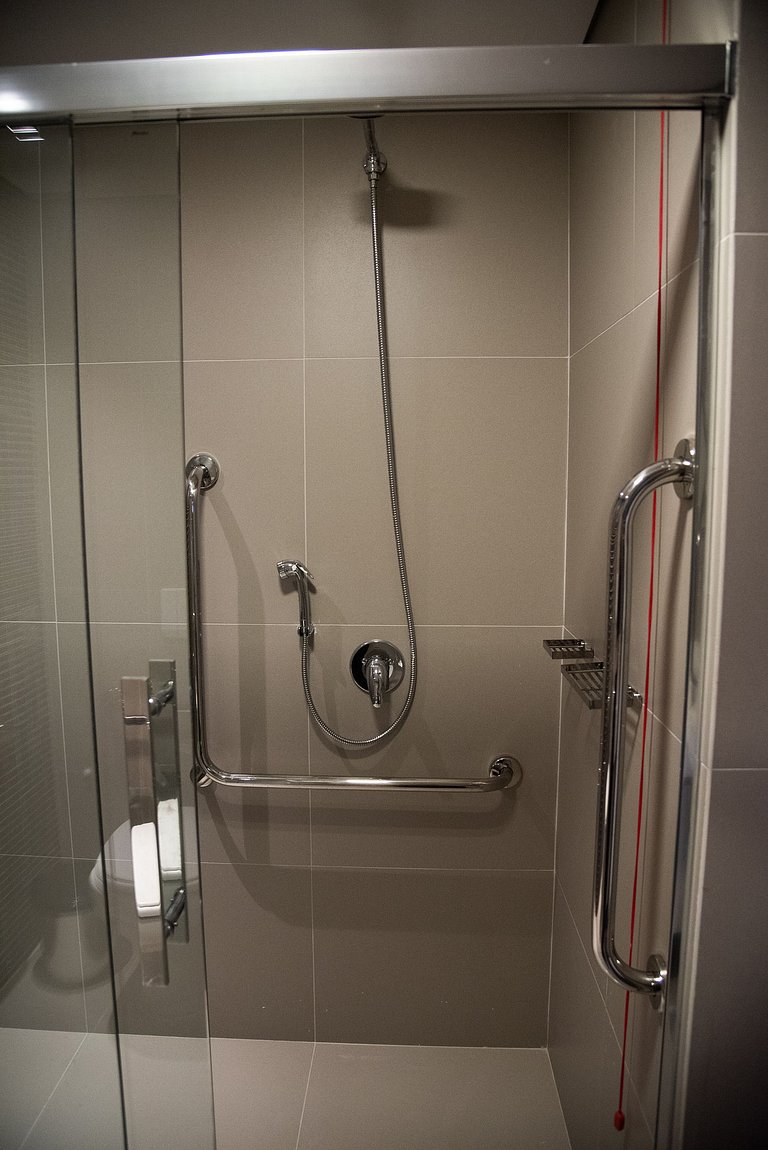 Spacious and modern apartment with accessibility