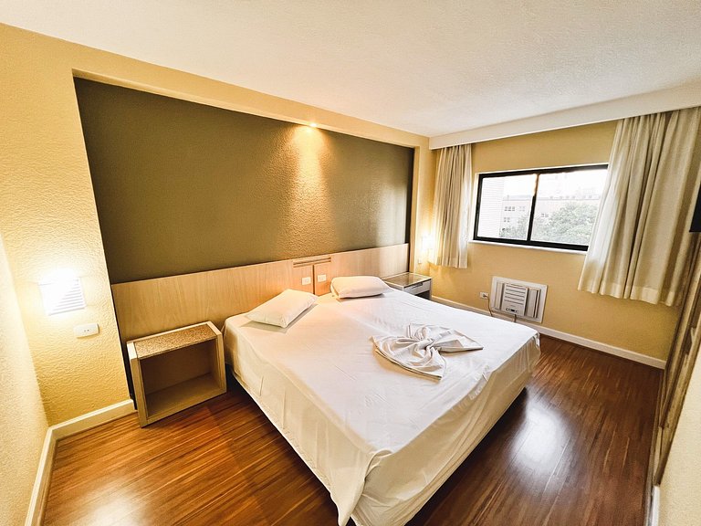 Spacious Flat/ Downtown/ 24 Hours Street