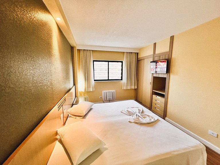 Spacious Flat/ Downtown/ 24 Hours Street