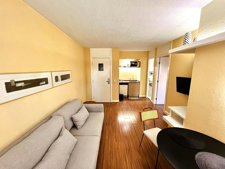 Spacious Flat/ Downtown/ 24 Hours Street