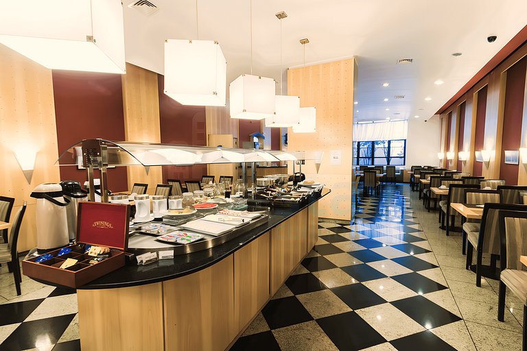 Luxuoso Flat Batel/ Centro/ Rua 24 Horas - 950