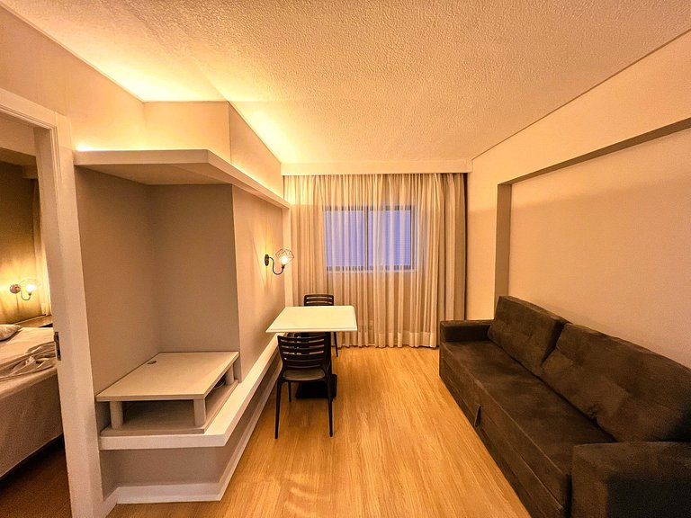 Flat Centro/Rua 24h - Batel 10 min. a pé - 430