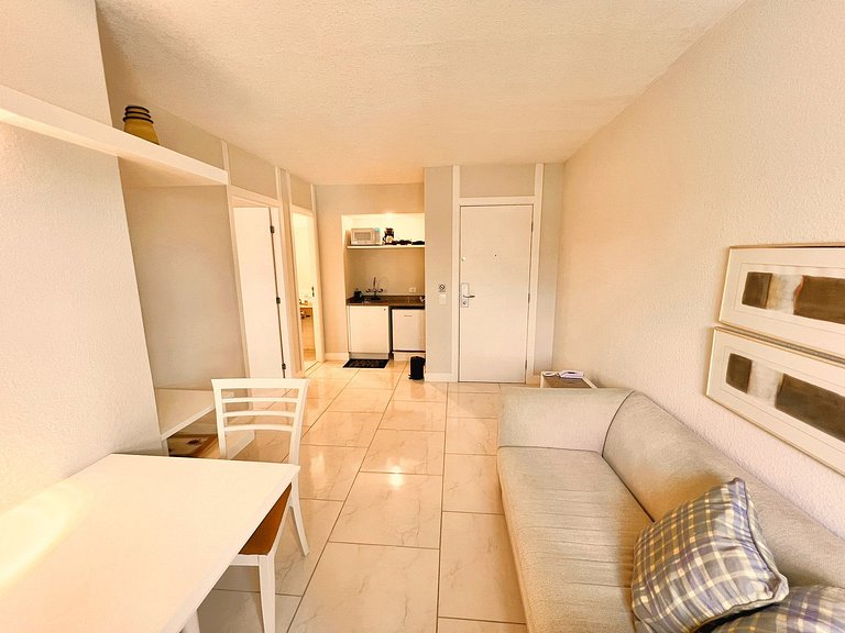Espaçoso Flat Batel/Rua 24 Horas - 1310