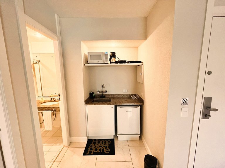 Spacious Flat/ Downtown/ 24 Hours Street