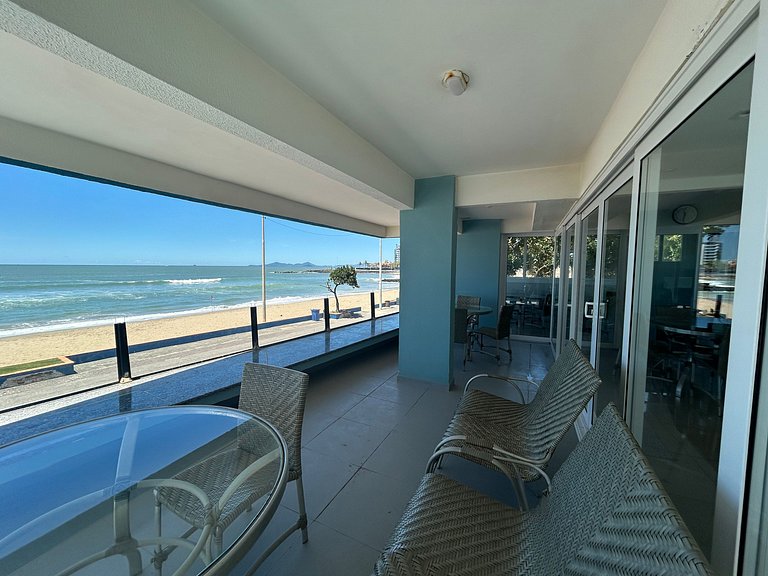 Spacious apartment in a seaside residential building