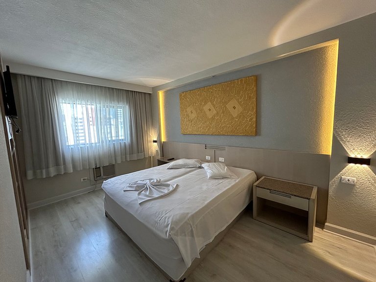 Spacious Flat/ Downtown/ 24 Hours Street