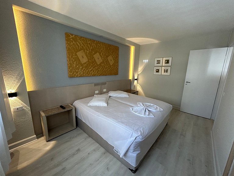 Spacious Flat/ Downtown/ 24 Hours Street