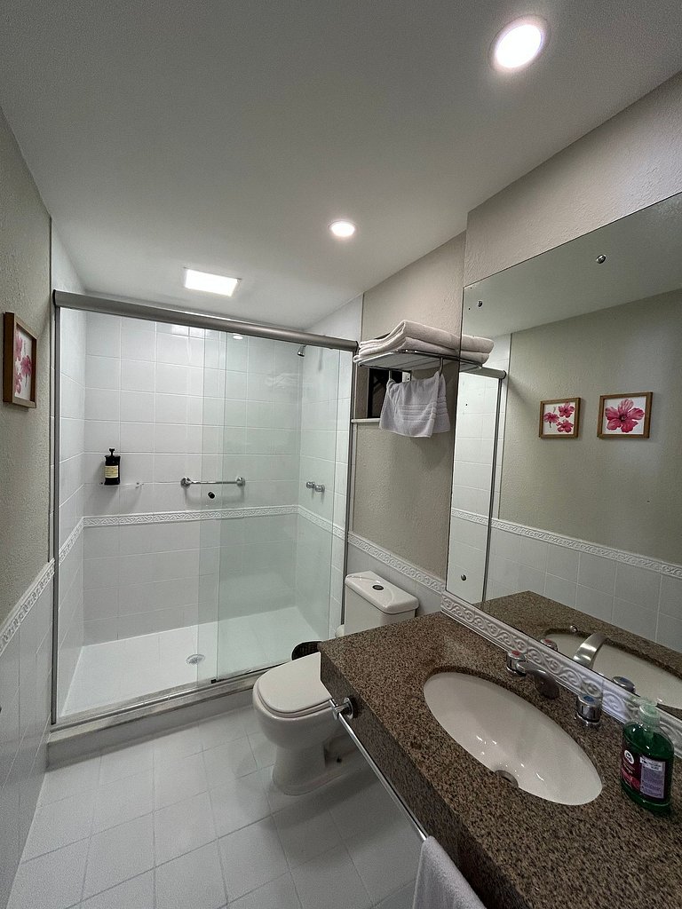 Spacious Flat/ Downtown/ 24 Hours Street