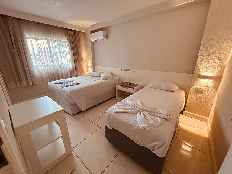 Spacious Flat/ Downtown/ 24 Hours Street