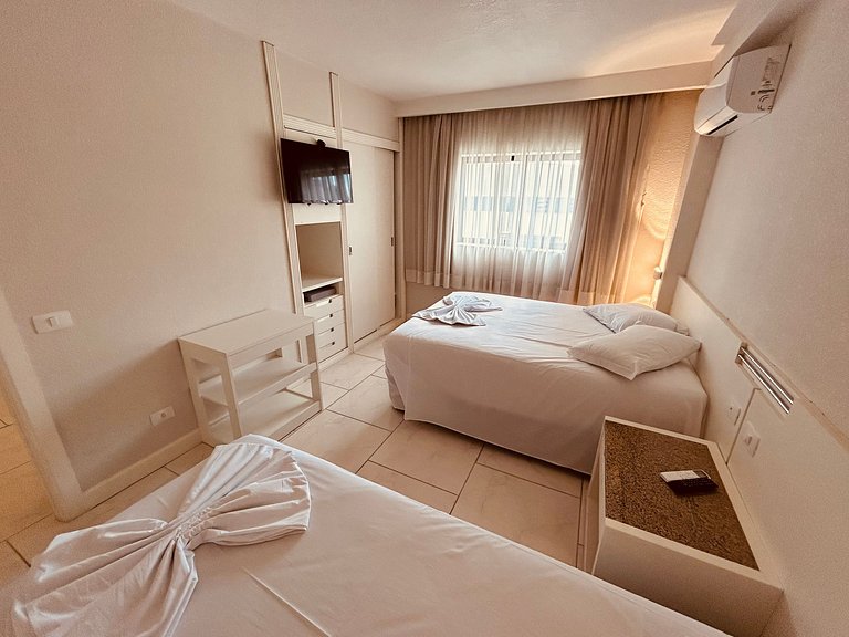 Spacious Flat/ Downtown/ 24 Hours Street