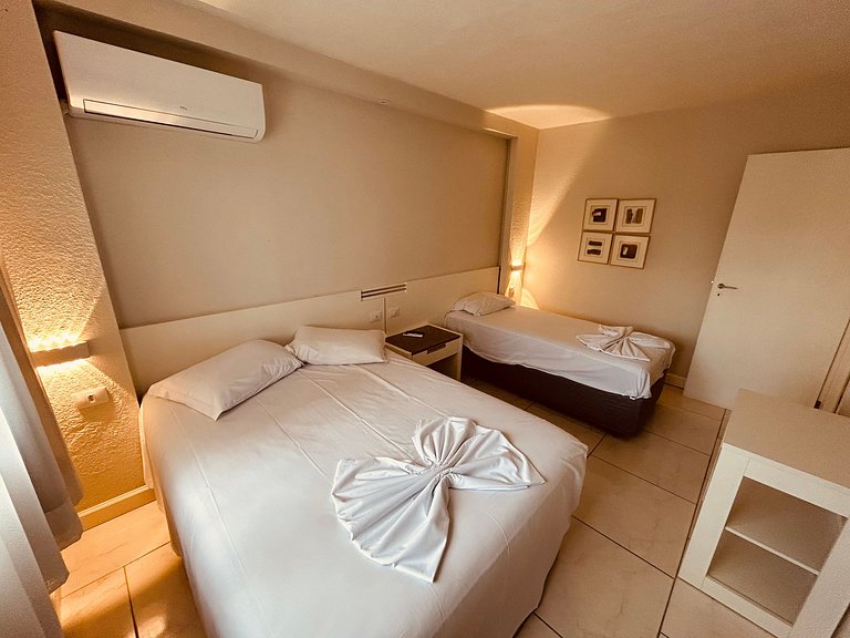 Spacious Flat/ Downtown/ 24 Hours Street