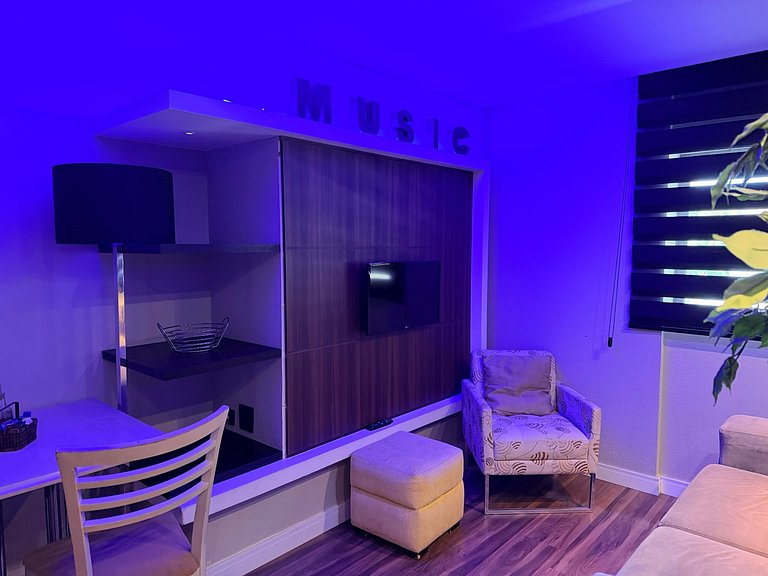 Charming Flat/ Downtown/ 24 Hours Street