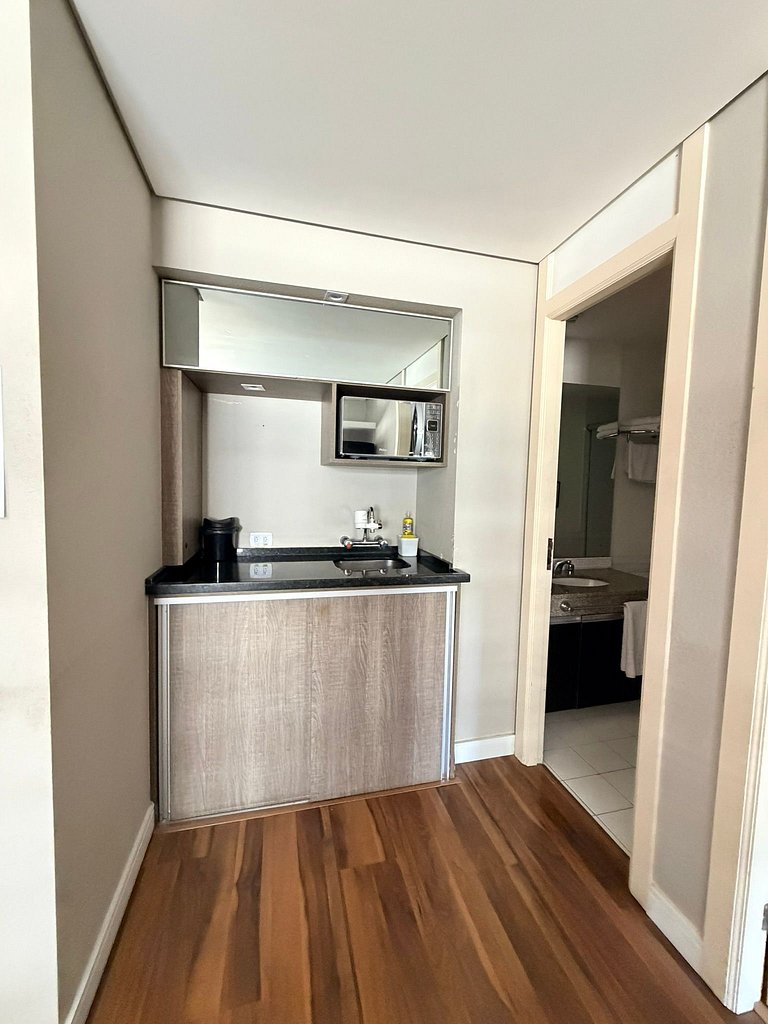 Charming Flat/ Downtown/ 24 Hours Street