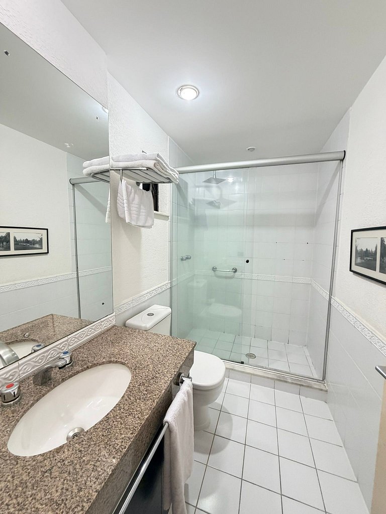 Charming Flat/ Downtown/ 24 Hours Street