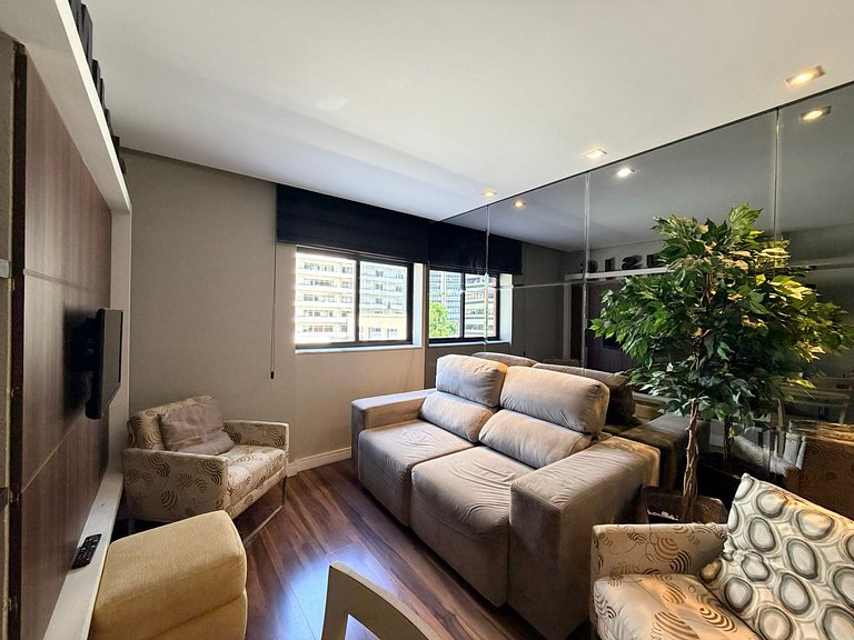 Charming Flat/ Downtown/ 24 Hours Street