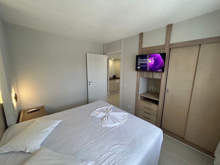 Flat Centro / Rua 24 horas / Batel