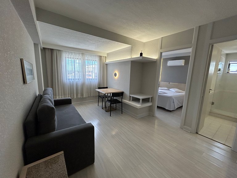 Flat Centro / Rua 24 horas / Batel