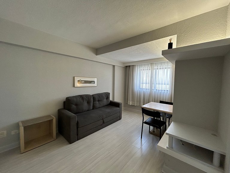 Flat Centro / Rua 24 horas / Batel