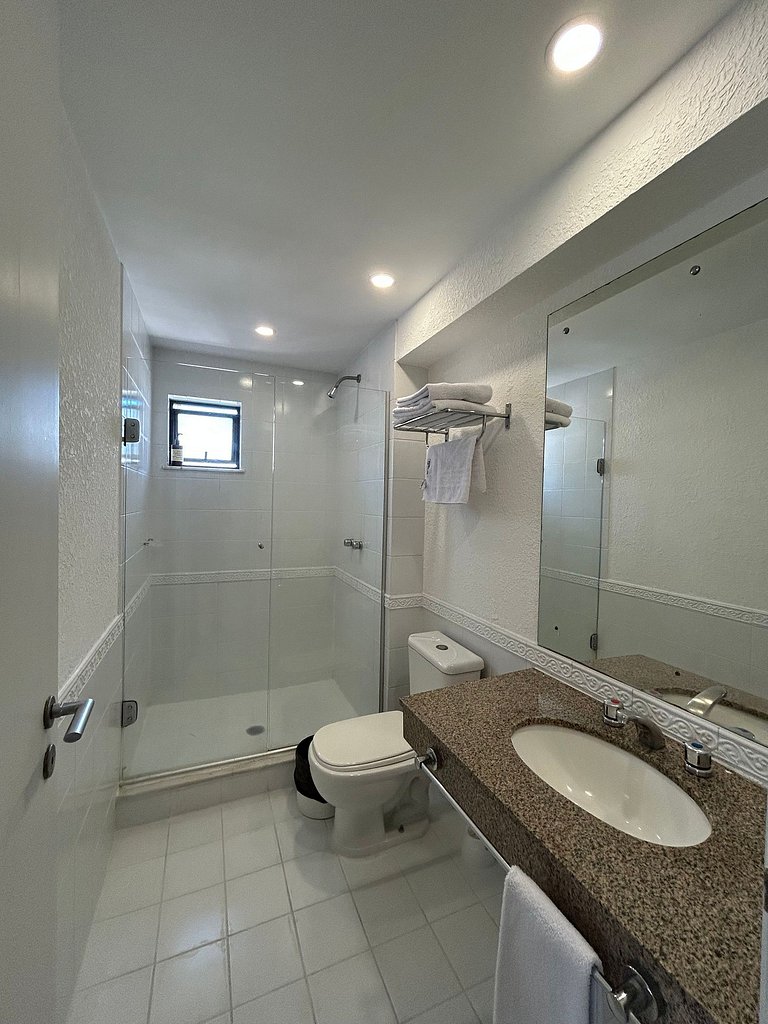 Flat Centro / Rua 24 horas / Batel