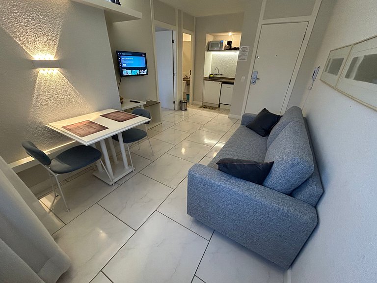 Spacious Flat/ Downtown/ 24 Hours Street