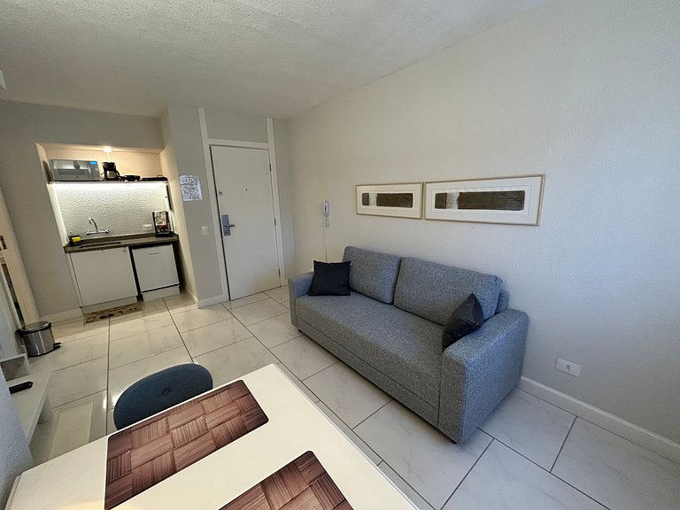 Spacious Flat/ Downtown/ 24 Hours Street