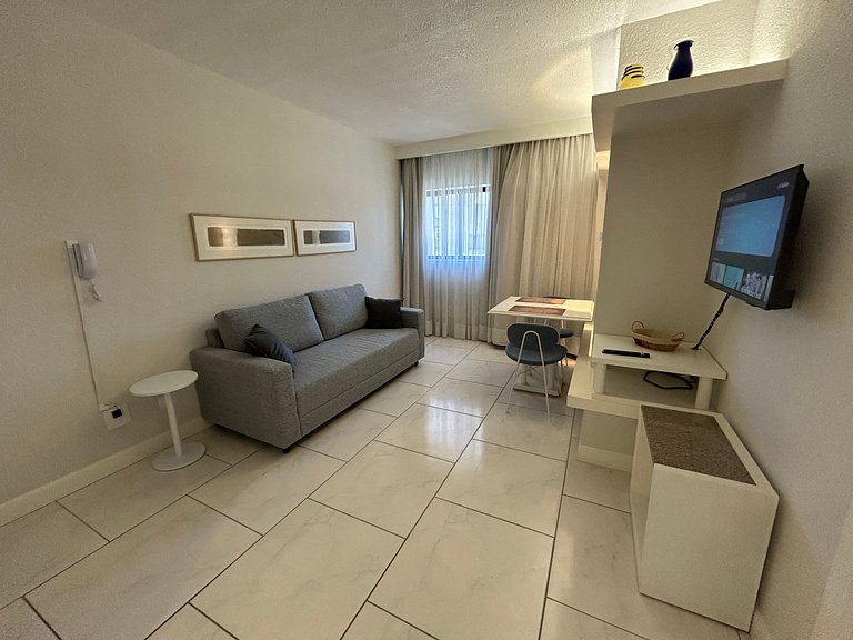 Espaçoso Flat Batel/Rua 24 Horas - 1310